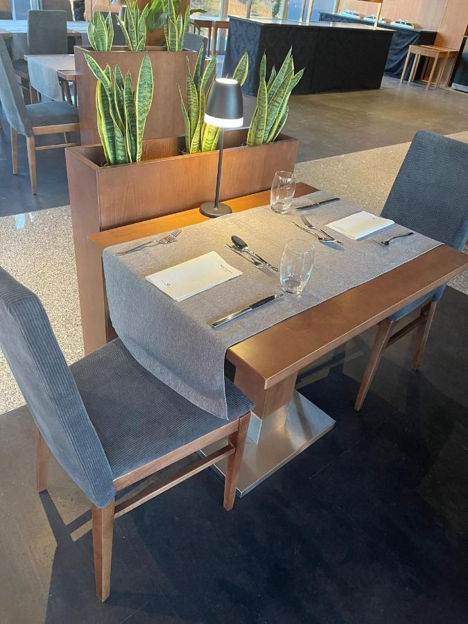Hotel Versatile 과르다 외부 사진