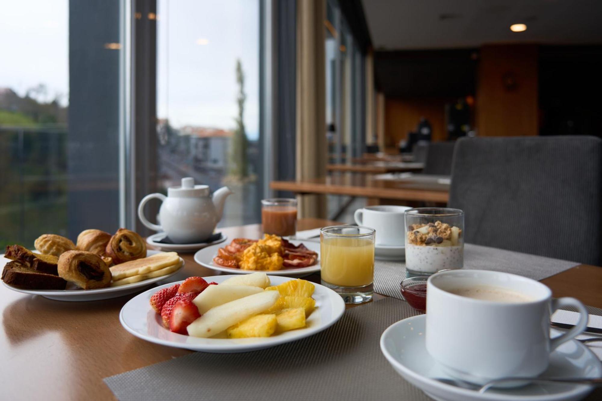 Hotel Versatile 과르다 외부 사진