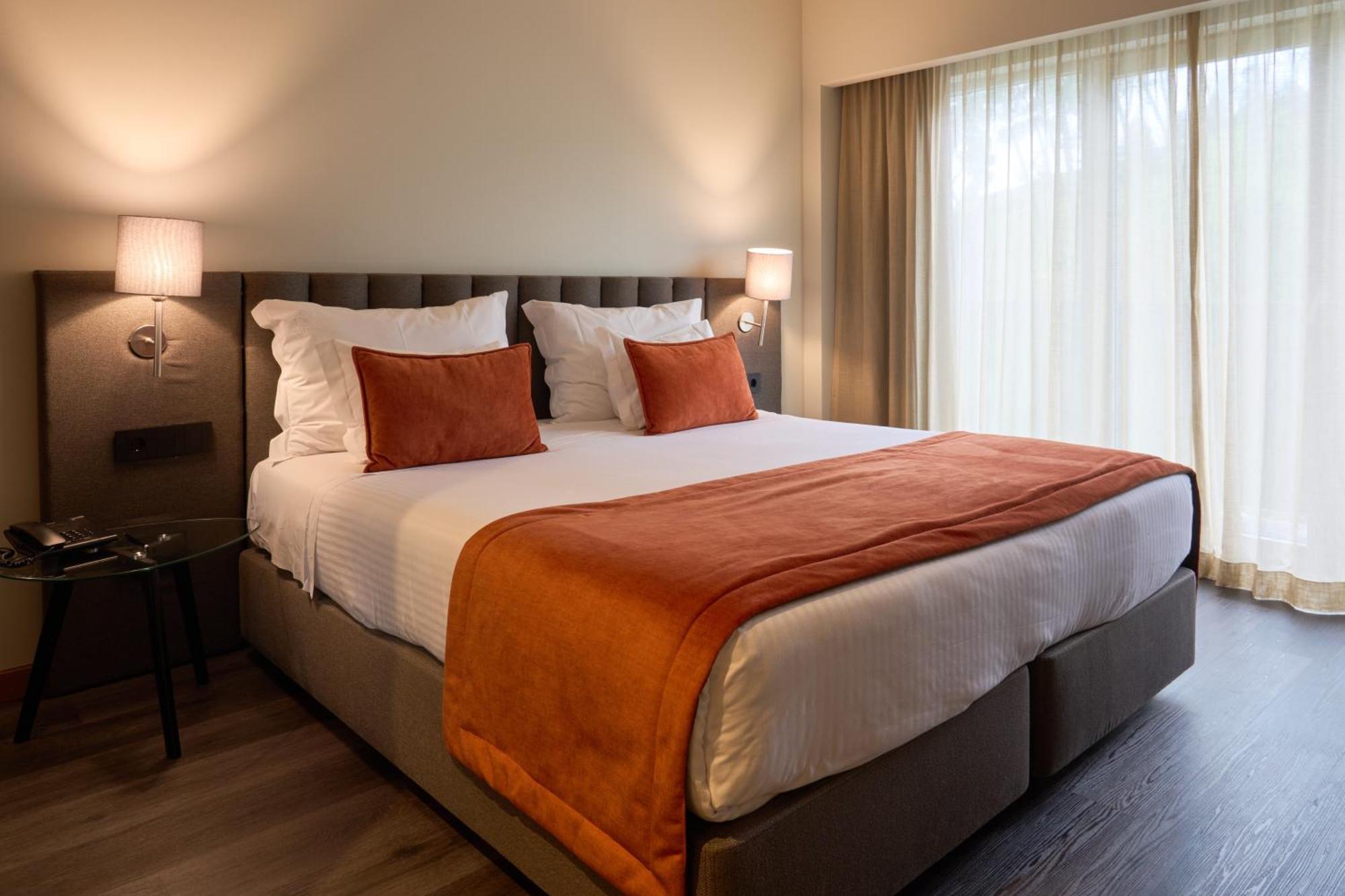 Hotel Versatile 과르다 외부 사진