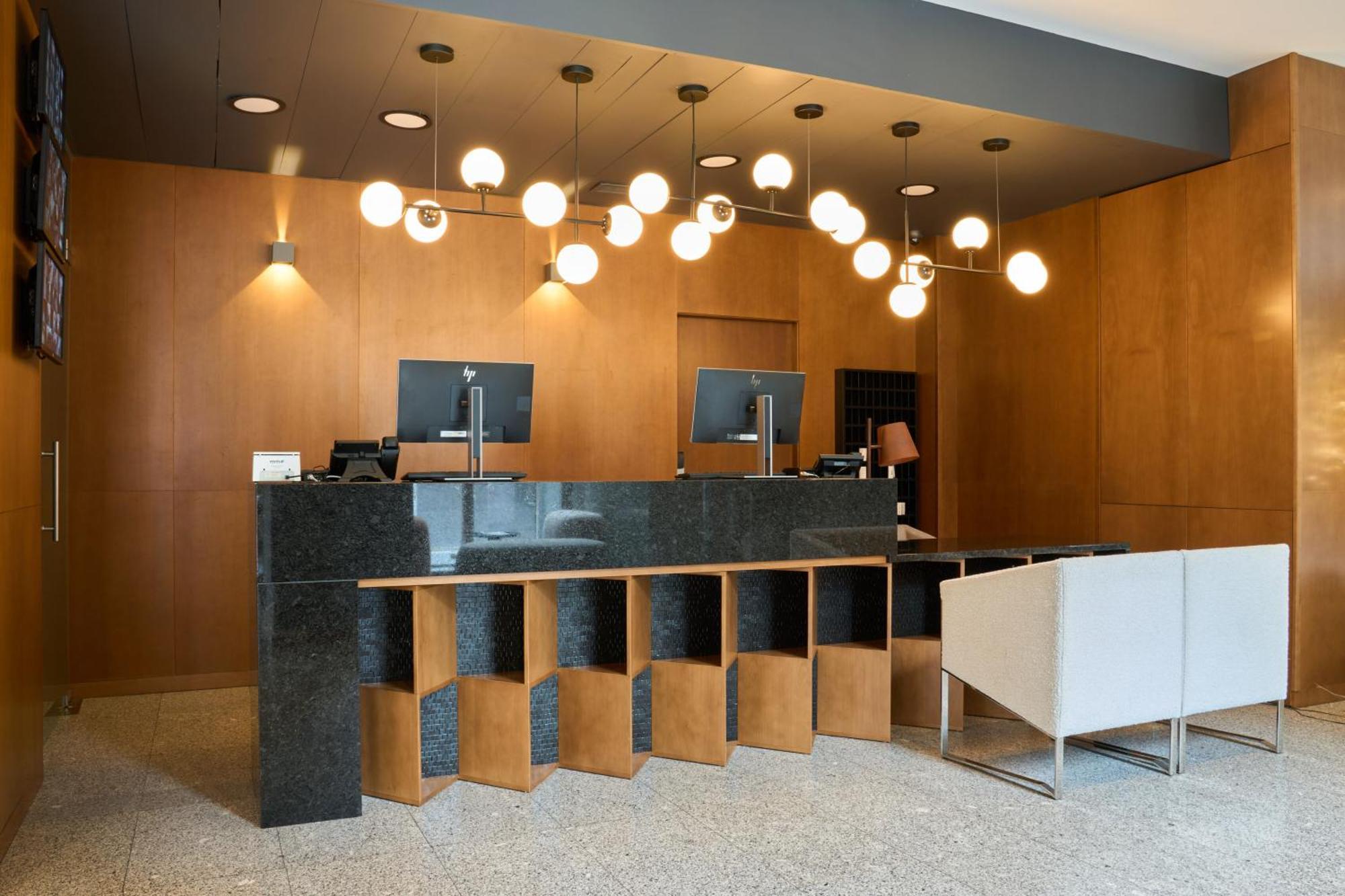 Hotel Versatile 과르다 외부 사진