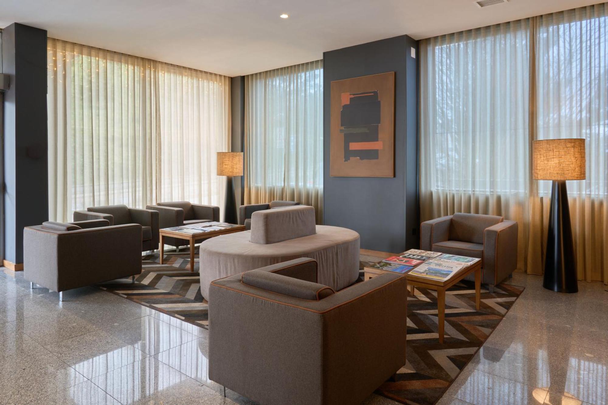 Hotel Versatile 과르다 외부 사진