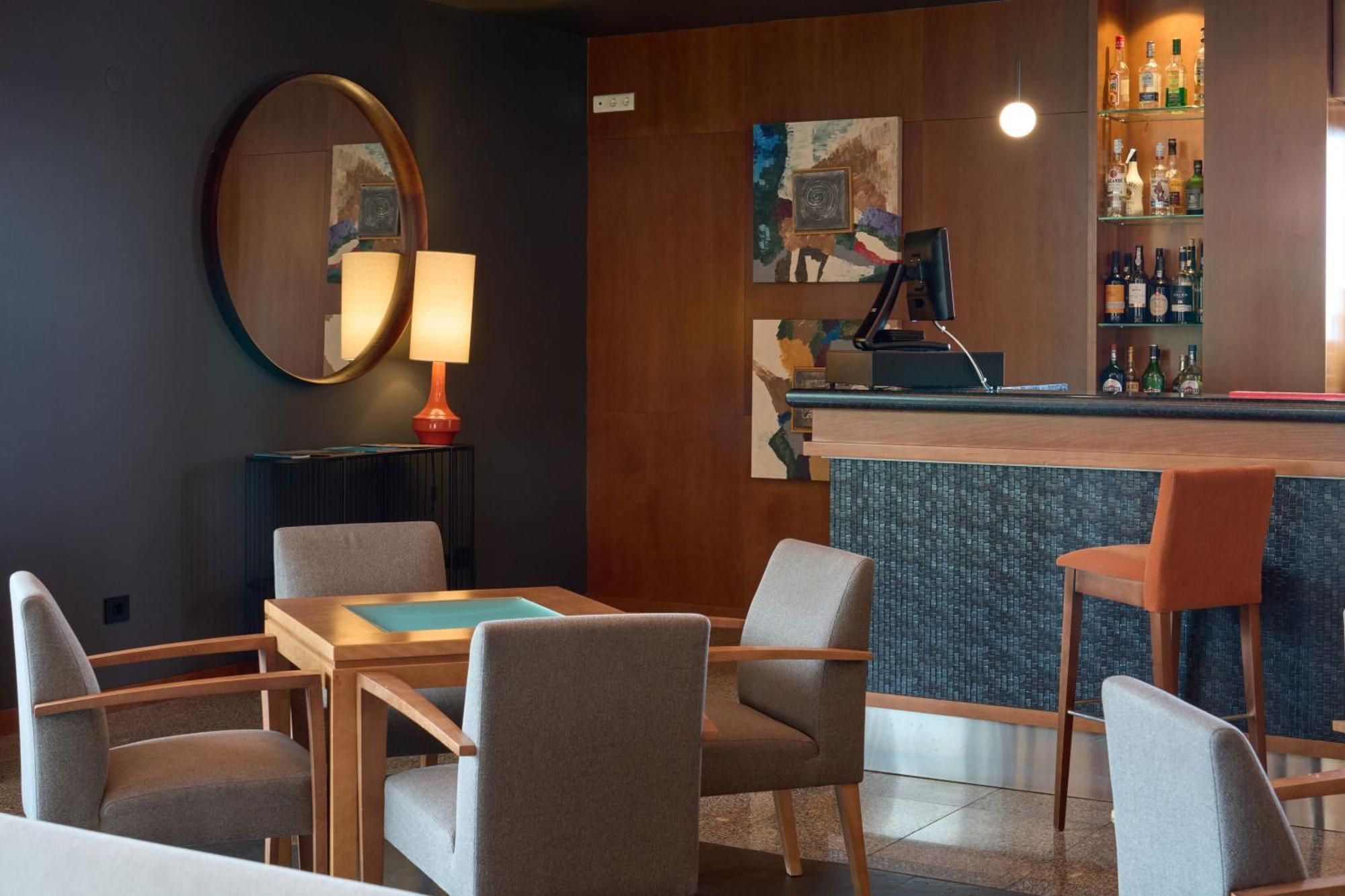 Hotel Versatile 과르다 외부 사진